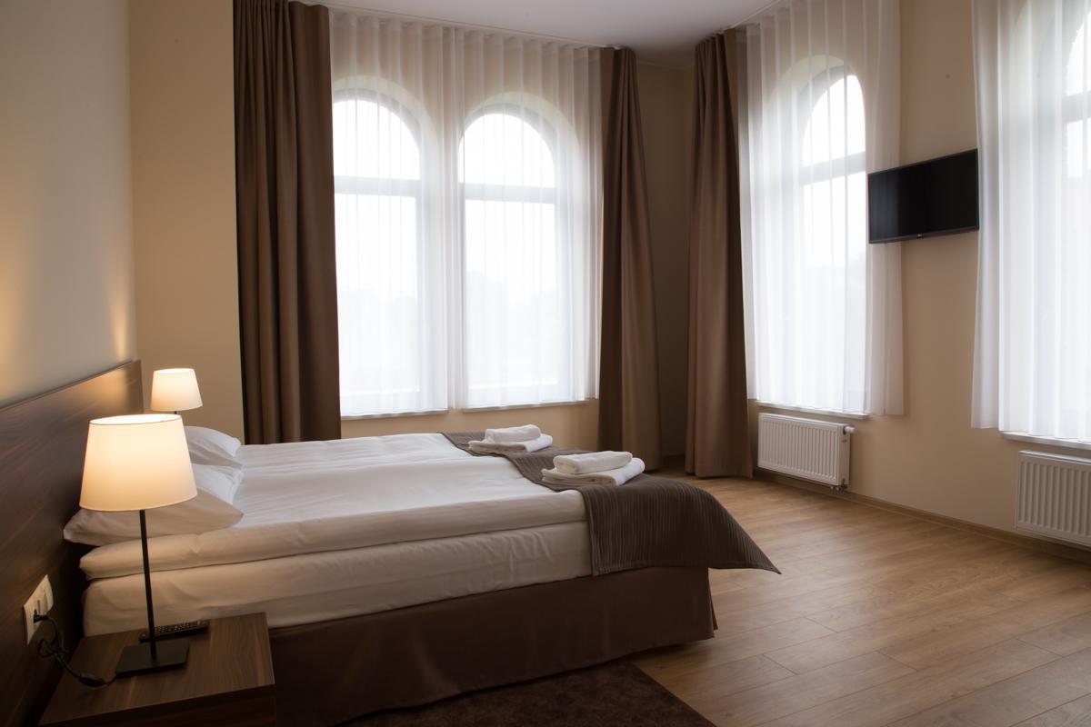 Glas-Hotel 4* Żary Esterno foto